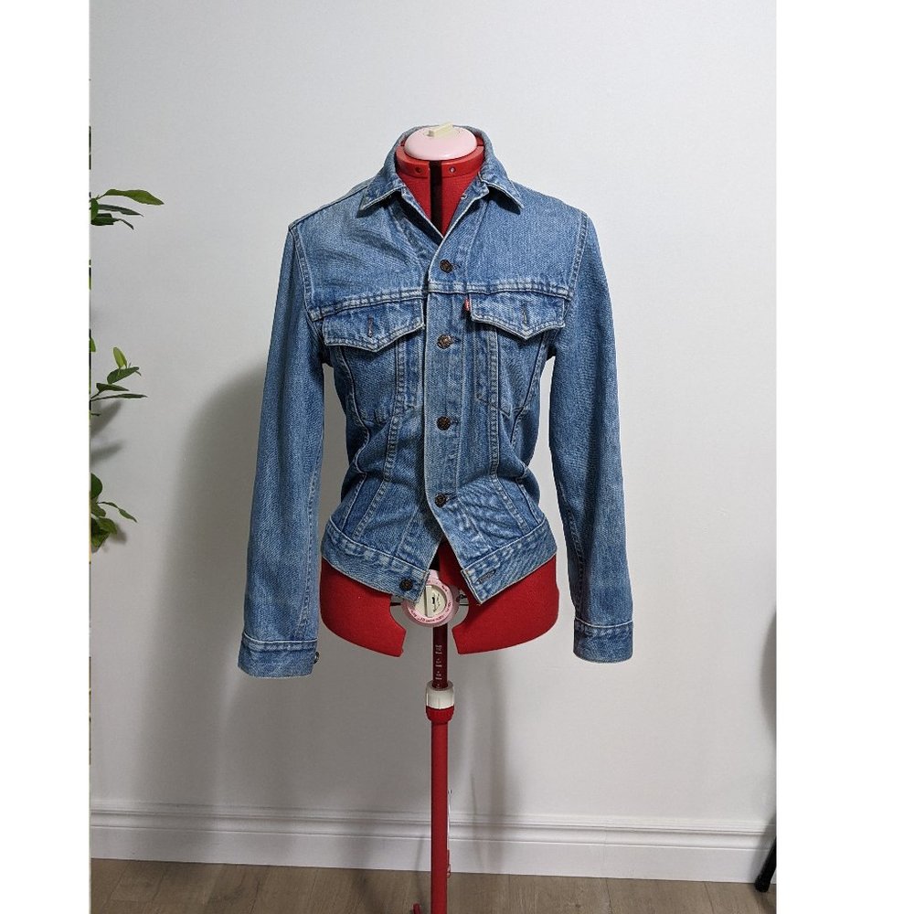Levi Strauss & Co. - Jean Jacket size 34 regular